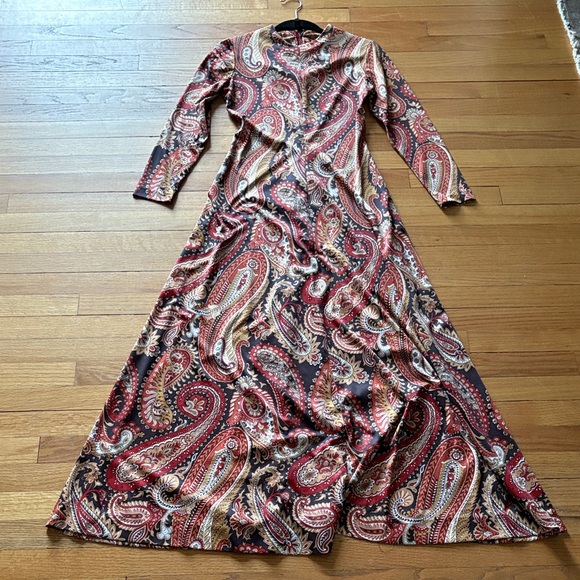 Vintage Dresses & Skirts - vintage Avon paisley long sleeve maxi dress